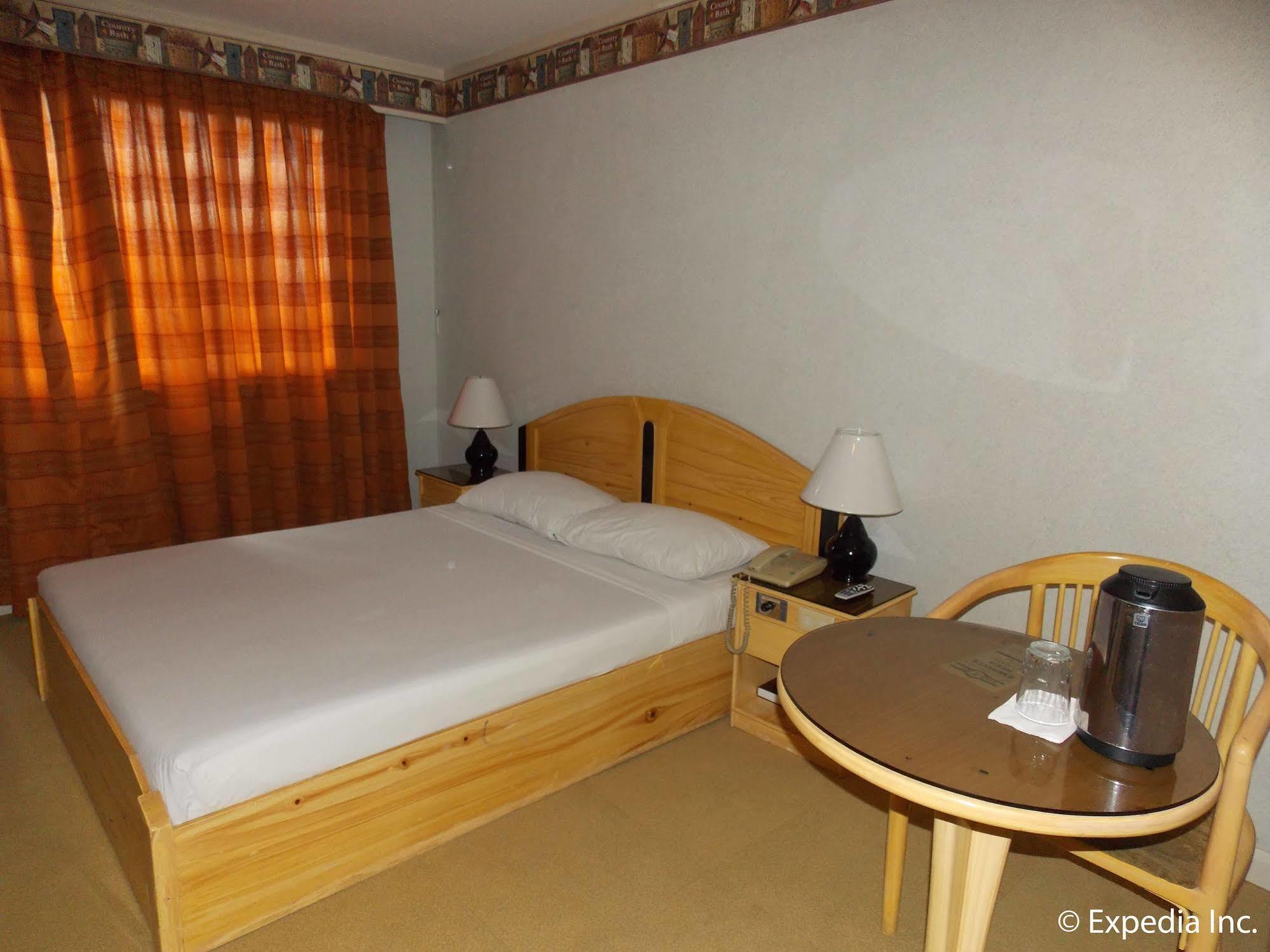 Holiday Plaza Hotel Cebu Εξωτερικό φωτογραφία