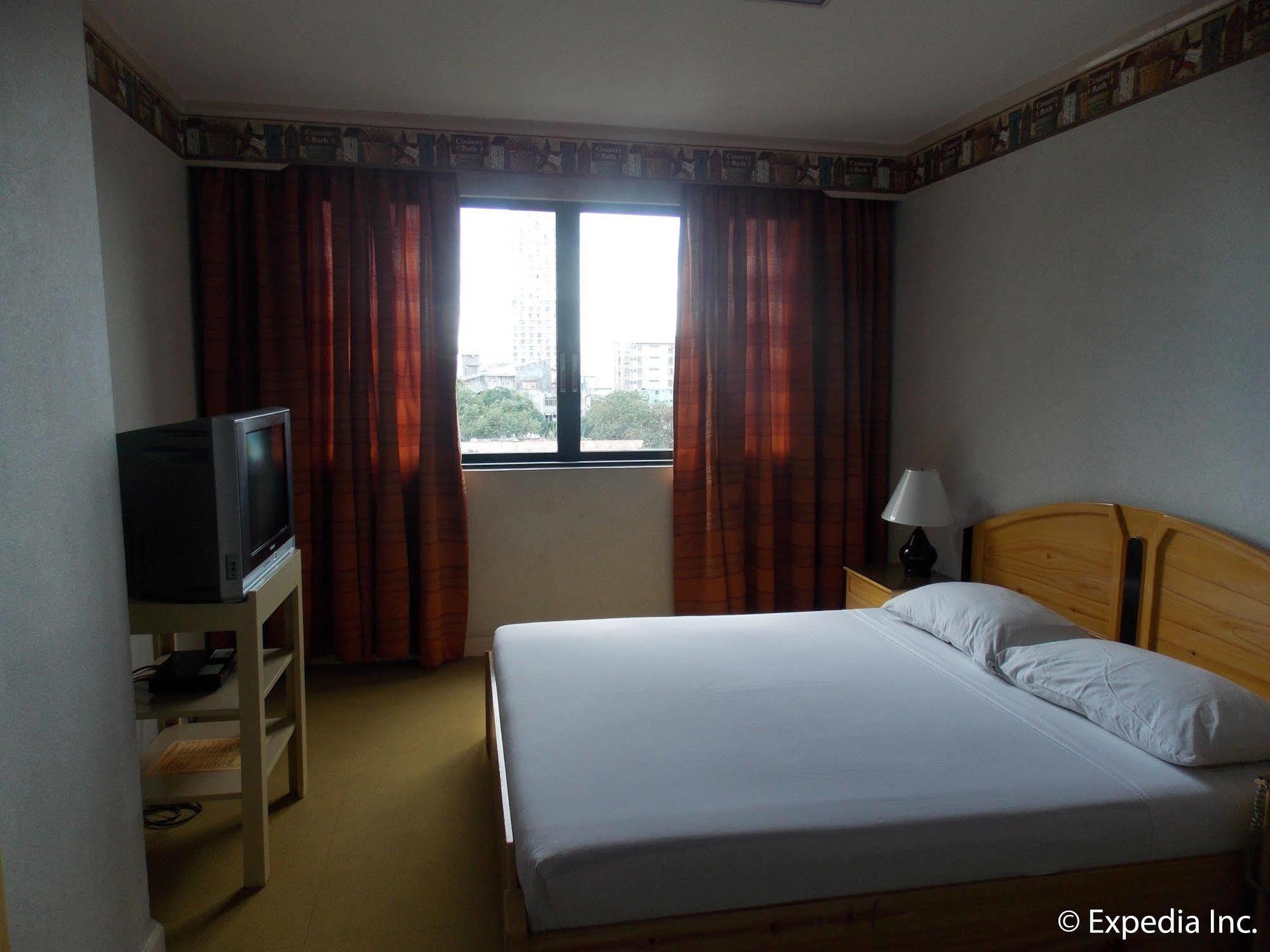 Holiday Plaza Hotel Cebu Εξωτερικό φωτογραφία