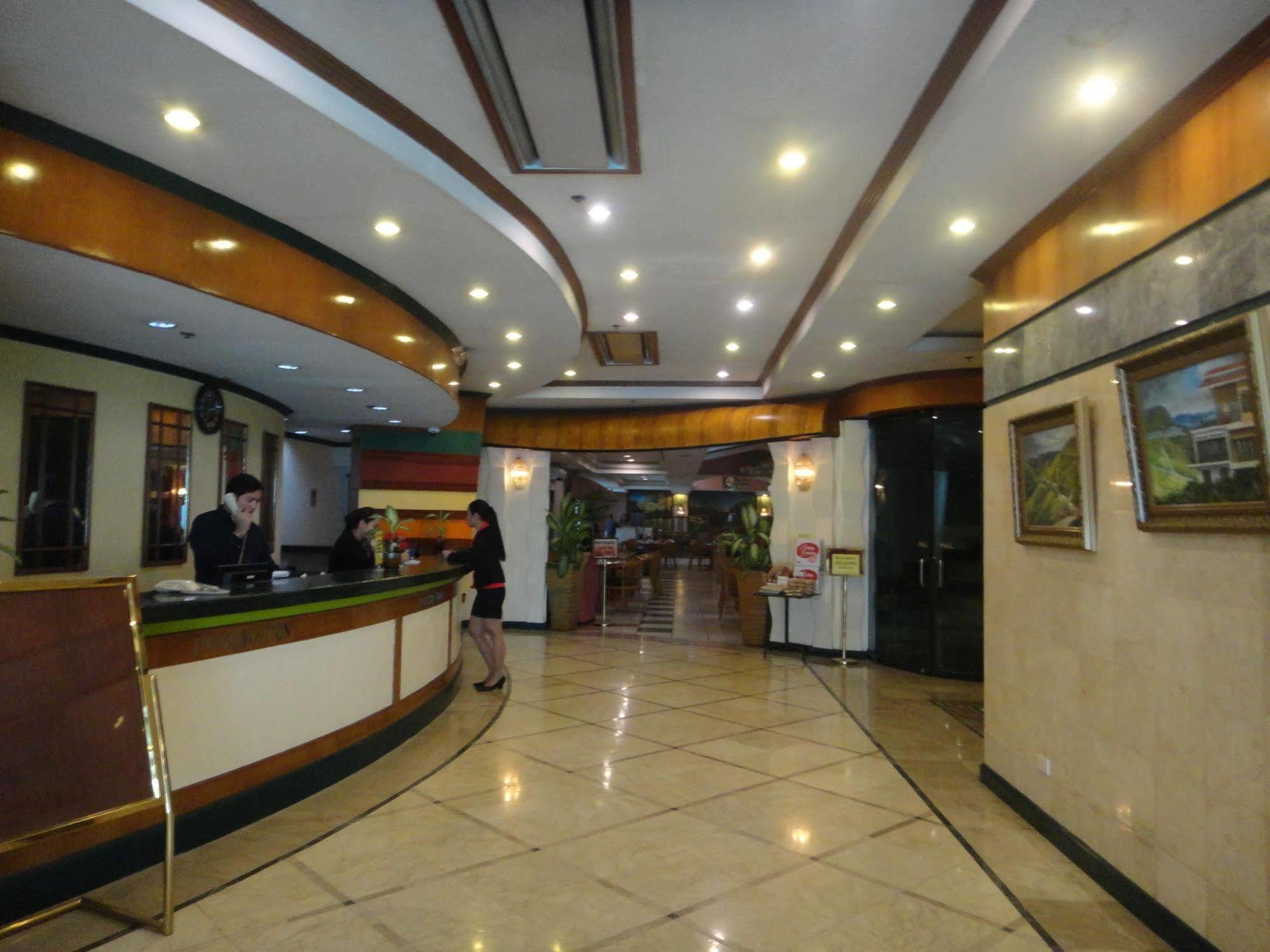 Holiday Plaza Hotel Cebu Εξωτερικό φωτογραφία